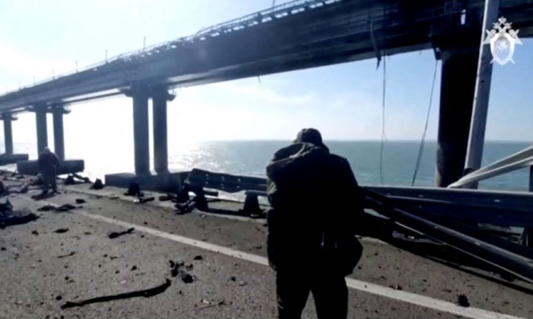 Τραγωδία στη Ρωσία | Γέφυρα κατέρρευσε - Μία νεκρή και πέντε τραυματίες - Βίντεο